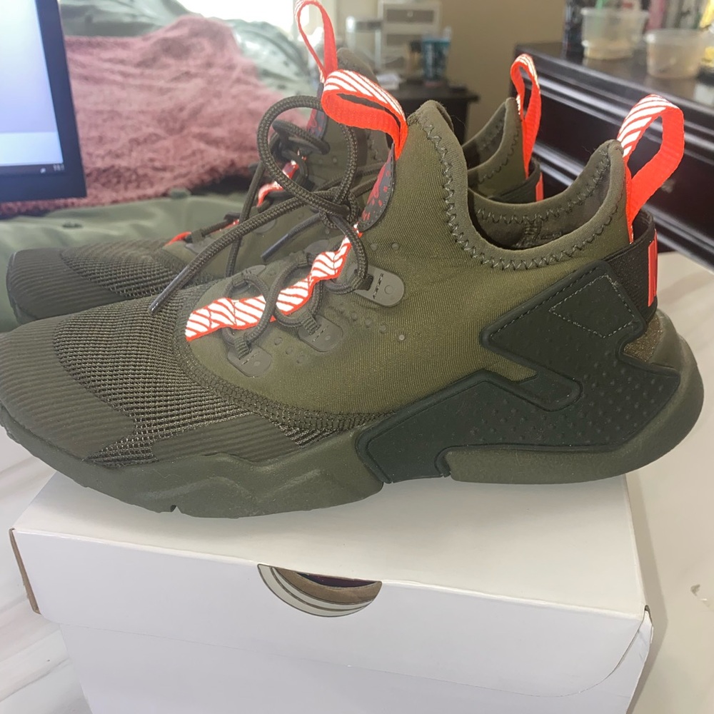 Nike Huarache Drift Olive